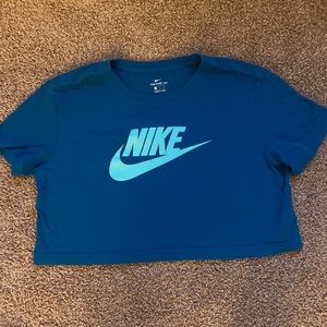 NIKE CROP TOP